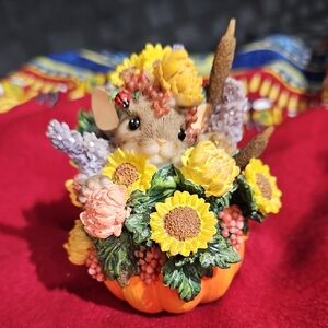 Charming Tails Enesco 2009 "Nestled in Autumn Beauty" #85/536